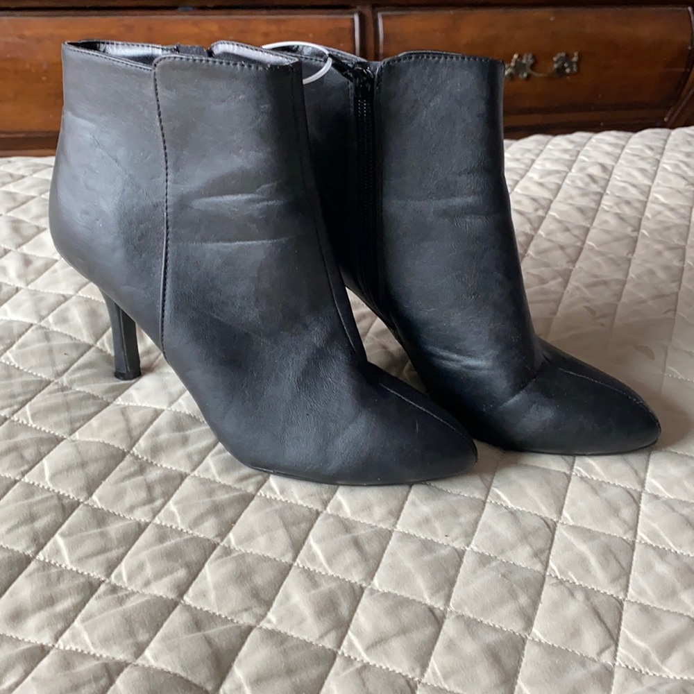Cl by Laundry black heeled booties